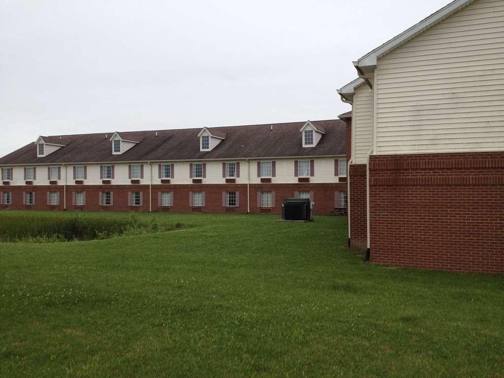 Country Hearth Inn & Suites Willard מראה חיצוני תמונה