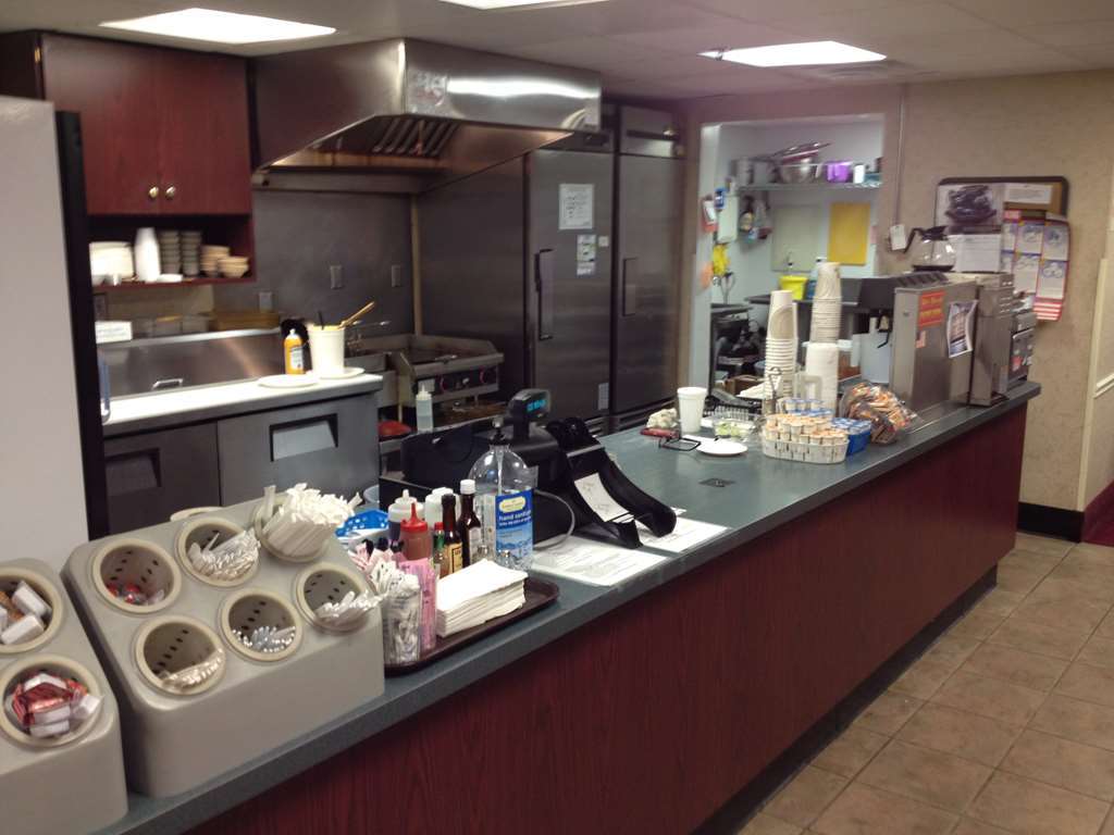 Country Hearth Inn & Suites Willard מסעדה תמונה