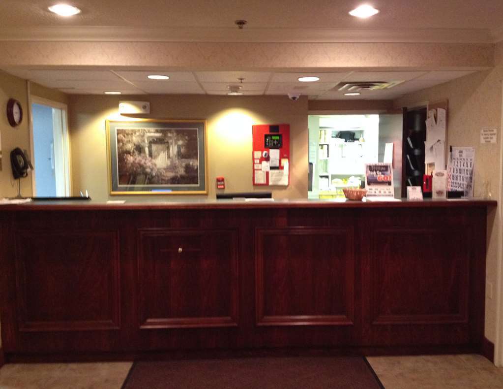 Country Hearth Inn & Suites Willard מראה פנימי תמונה