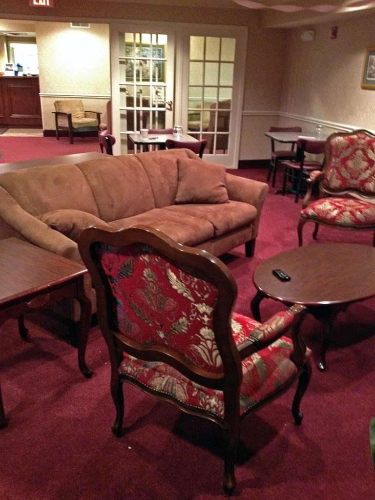 Country Hearth Inn & Suites Willard מראה פנימי תמונה