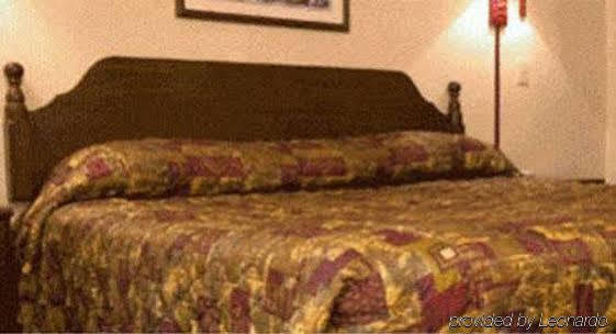 Country Hearth Inn & Suites Willard מראה חיצוני תמונה